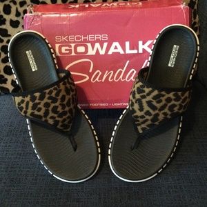 Skechers Go Walk Smart Sandals - Wild Cat
